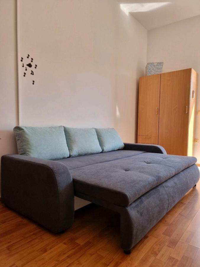 Frida Apartment Pula Ngoại thất bức ảnh