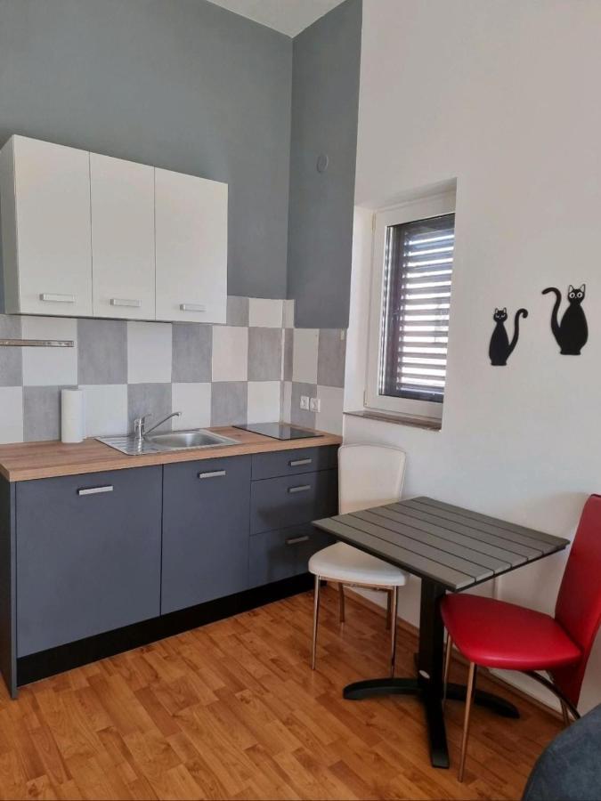 Frida Apartment Pula Ngoại thất bức ảnh